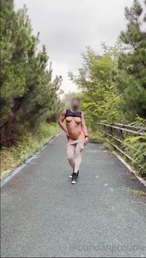 【2024-02-18】Having sex while changing into a bikini